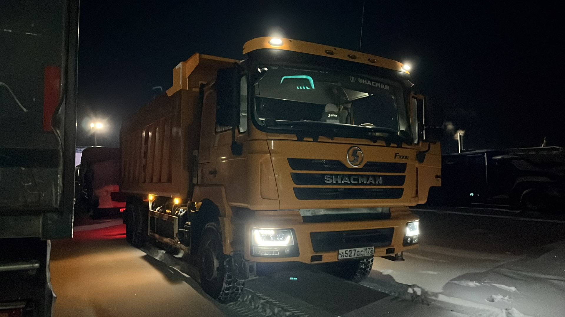 Shacman SX3258DR384,  141 707 км, 2022 года в лизинг