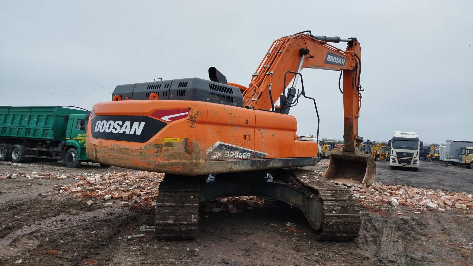 DOOSAN/DEVELON DX300LCA-7M,  2 423 км, 2023 года в лизинг