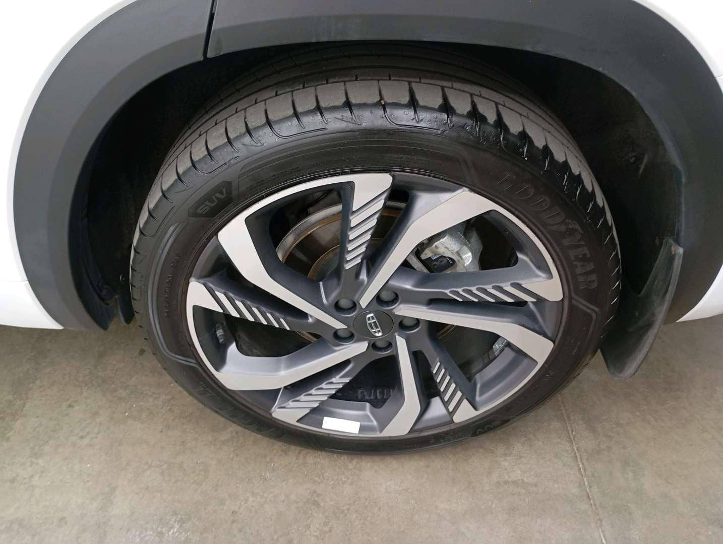 Geely Monjaro,  42 536 км, 2023 года в лизинг