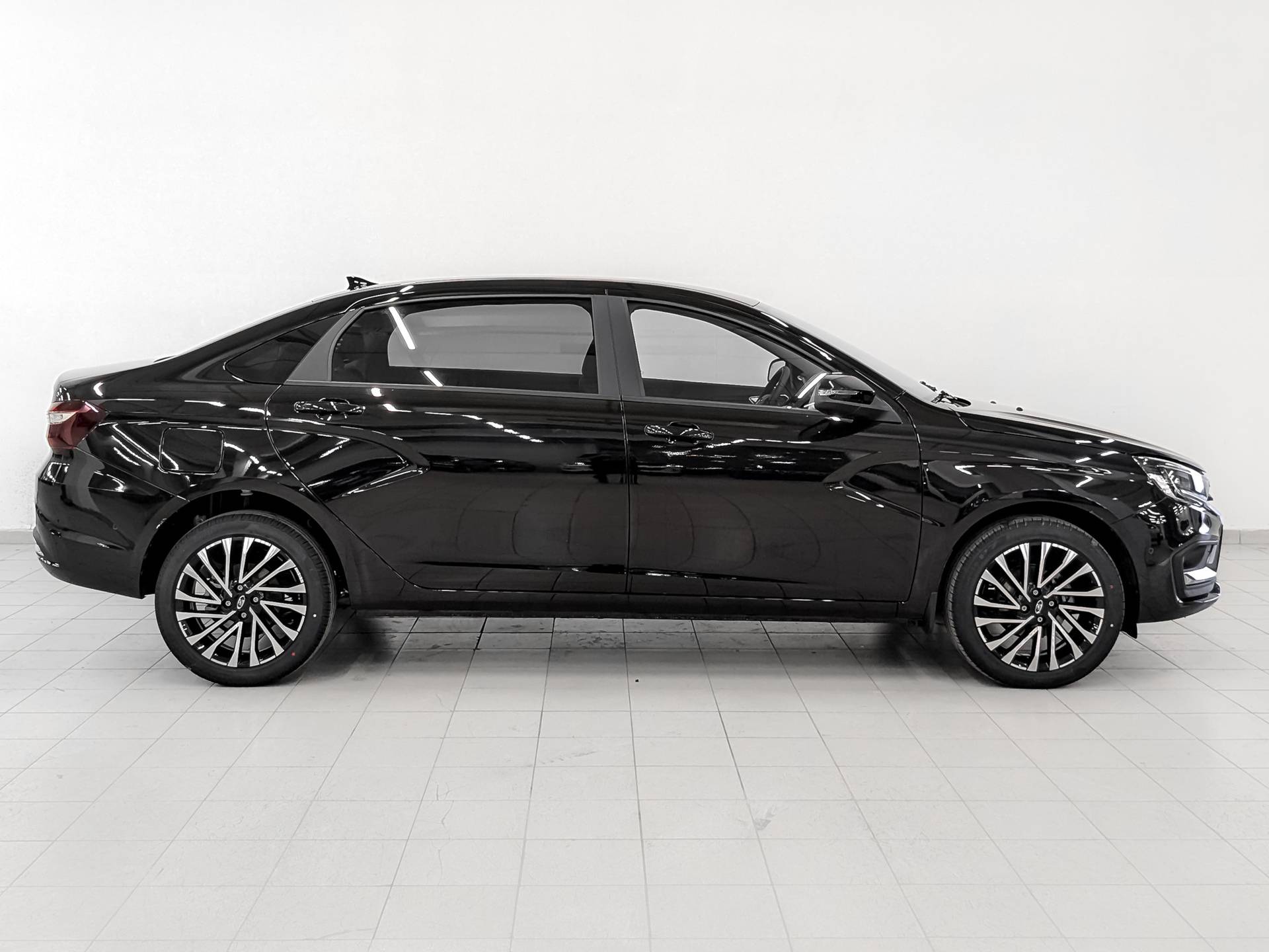 Lada Aura 1.8 CVT 2WD Status