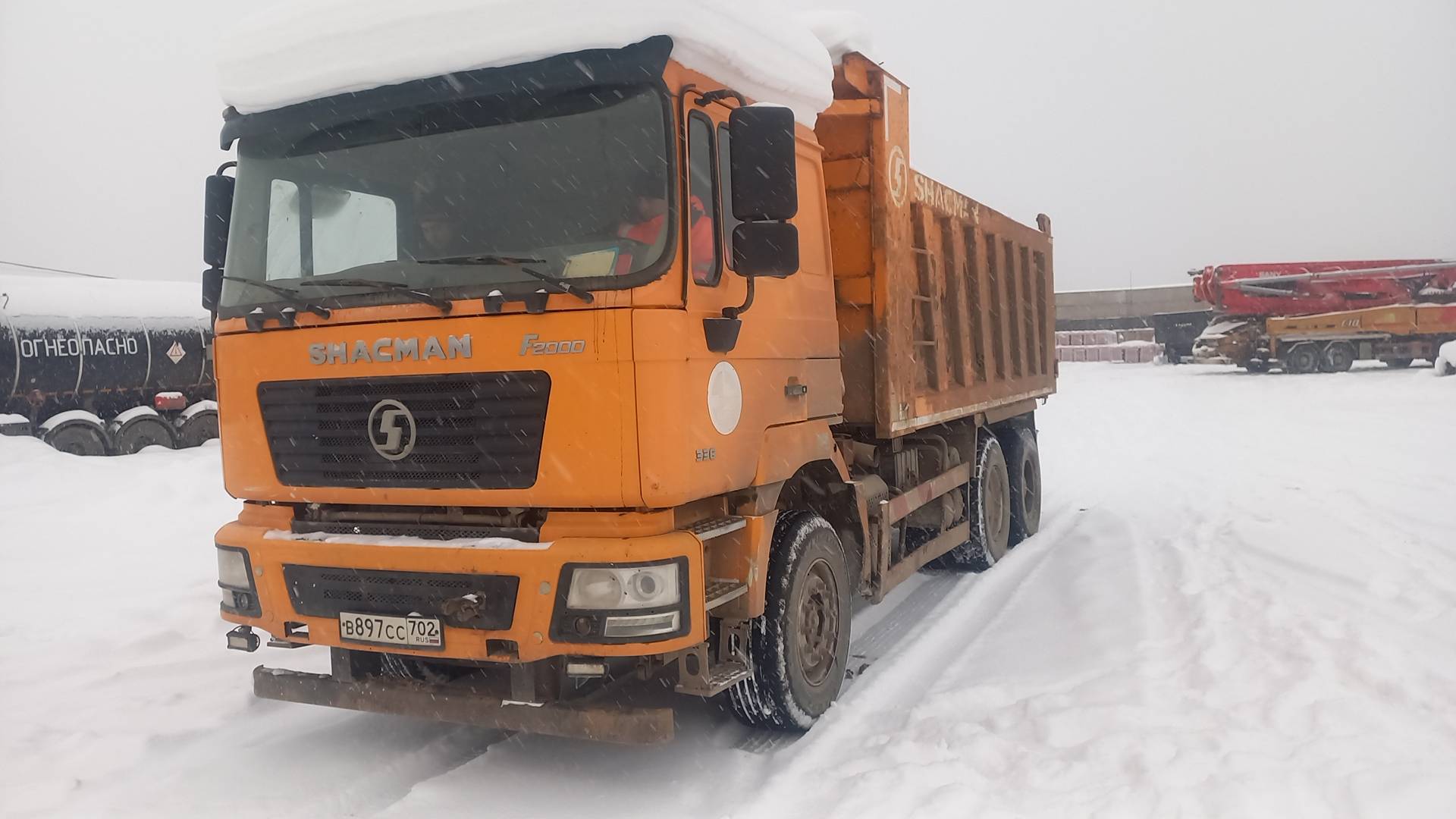 Shacman SX3258DR384,  236 423 км, 2020 года в лизинг