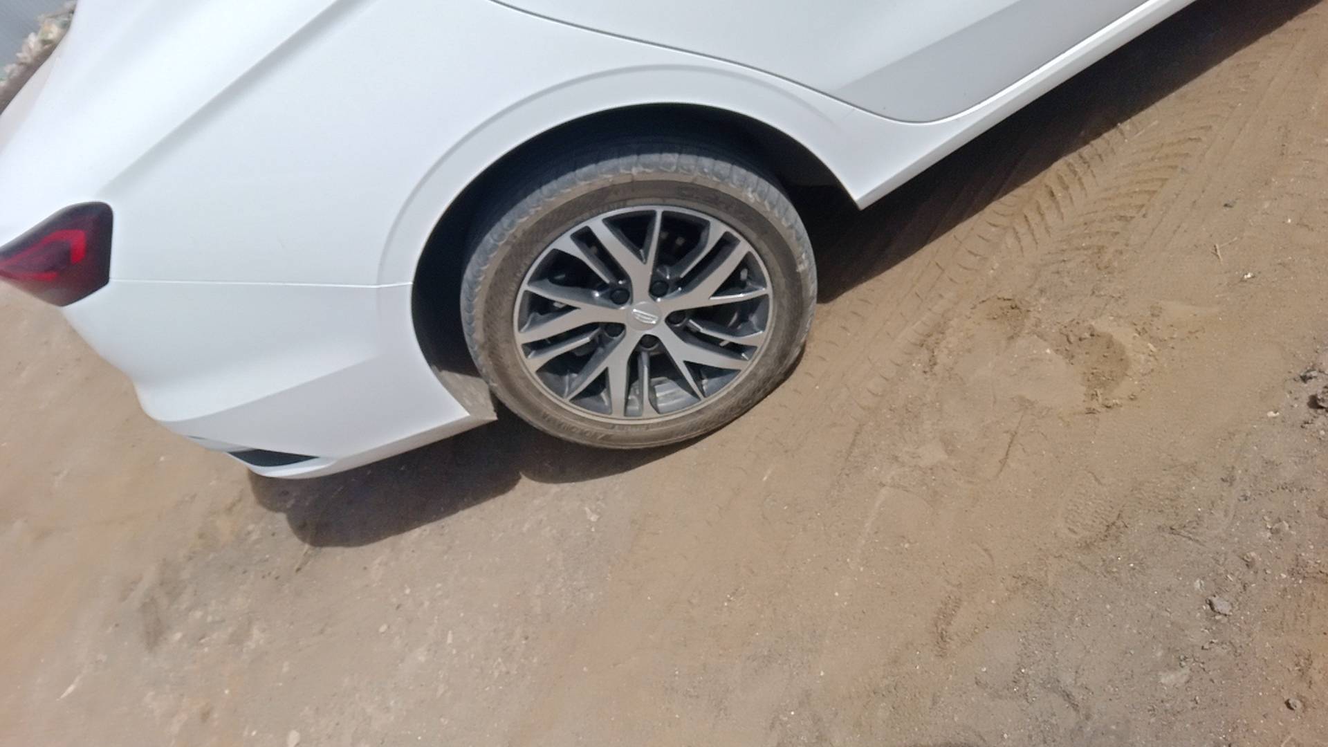 Geely Emgrand,  83 852 км, 2024 года в лизинг