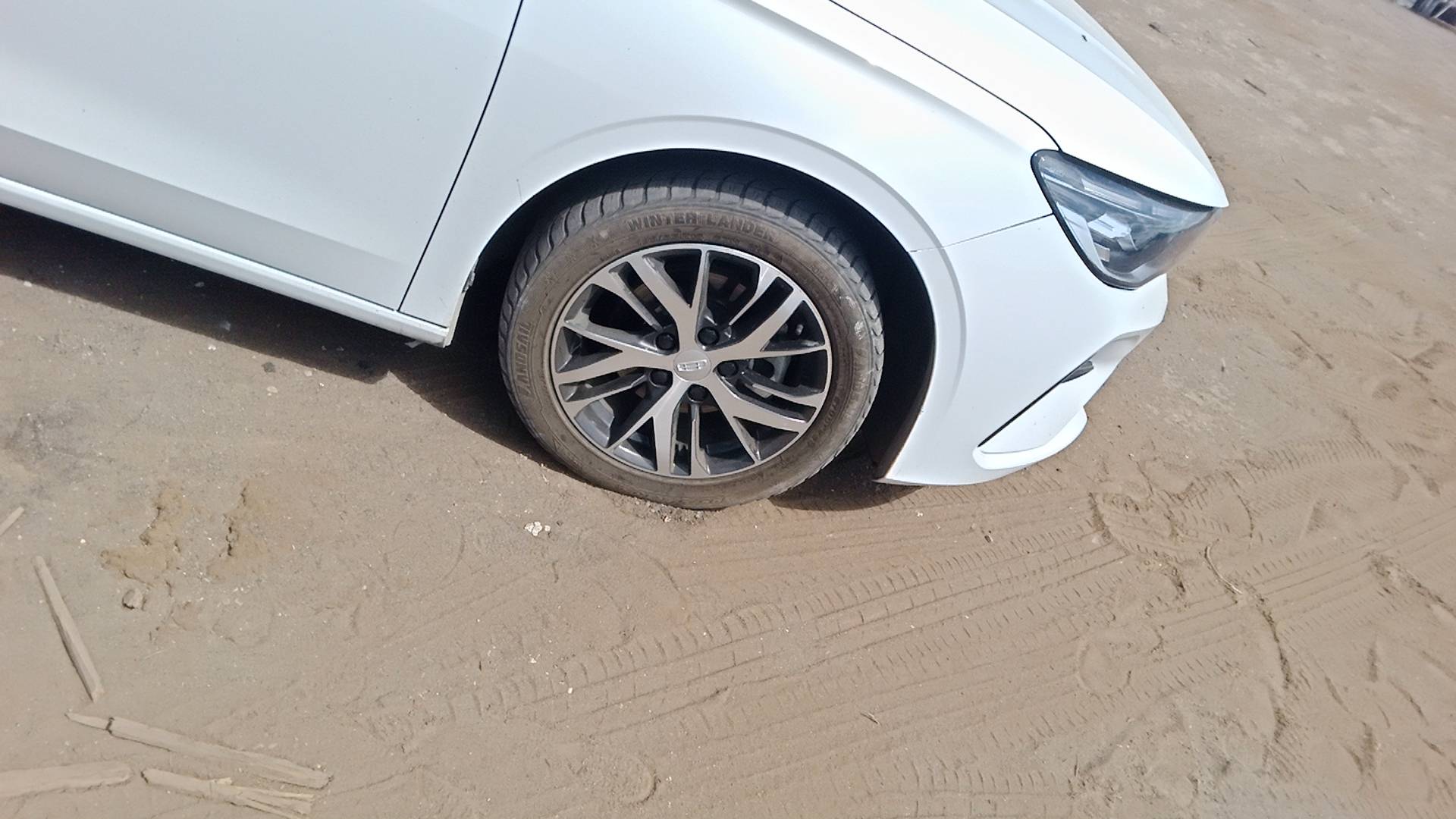 Geely Emgrand,  83 852 км, 2024 года в лизинг