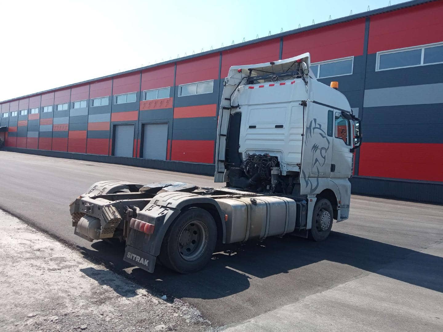 Sitrak ZZ4186V391HE,  321 734 км, 2024 года в лизинг