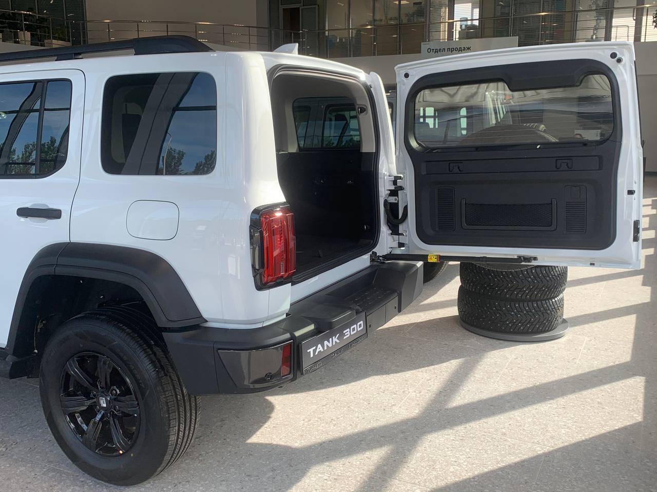 Tank 300 City Premium 2.0 8AT 4WD