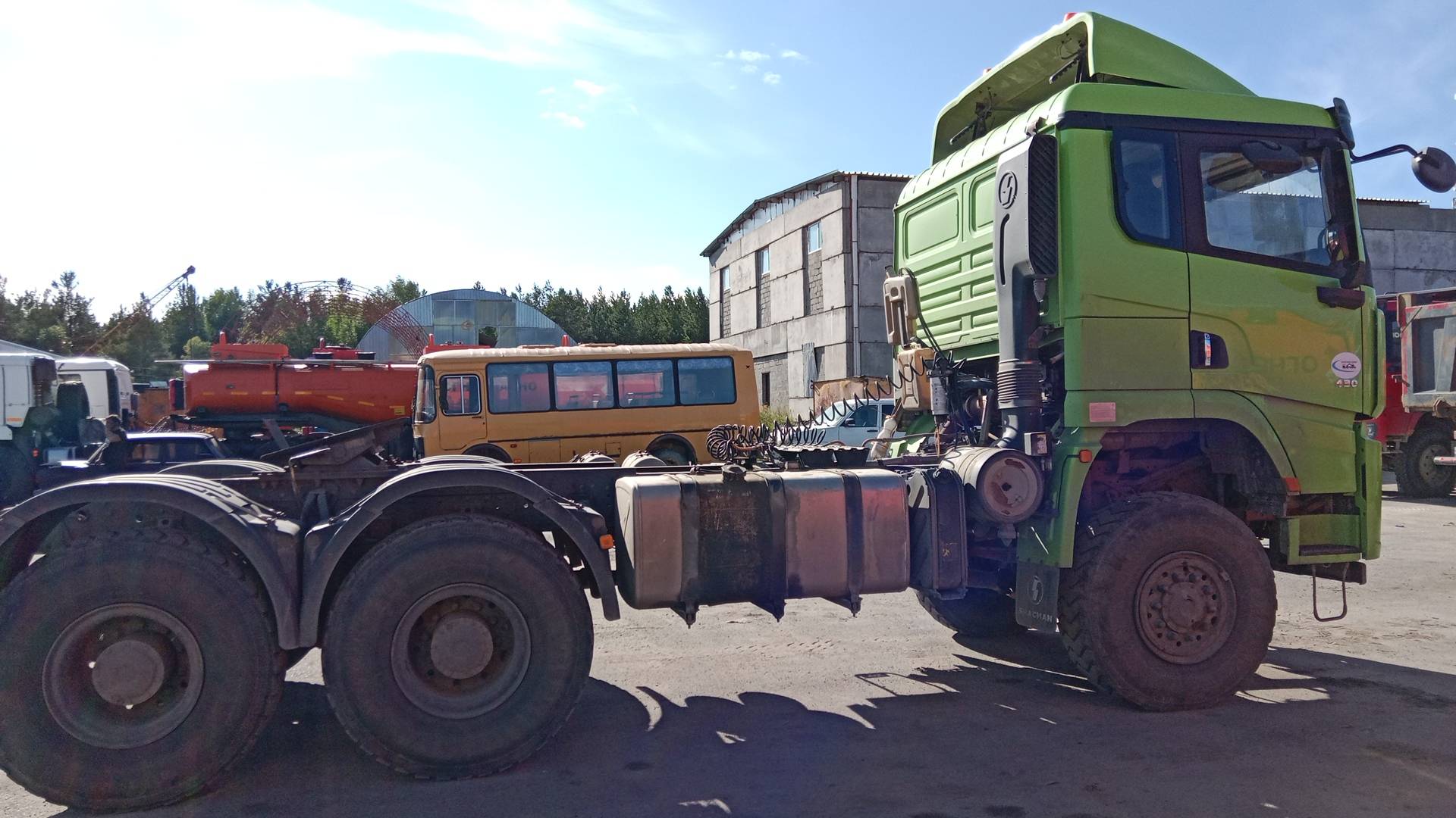 Shacman SX42586V385,  124 189 км, 2023 года в лизинг