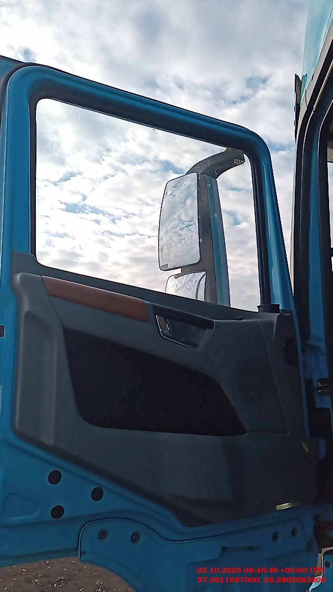 Shacman SX42584V324,  160 028 км, 2023 года в лизинг