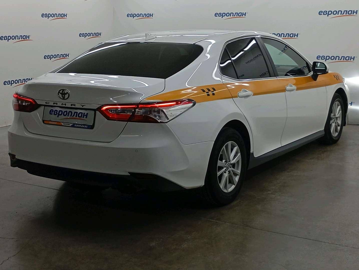 Toyota Camry,  265 821 км, 2020 года в лизинг