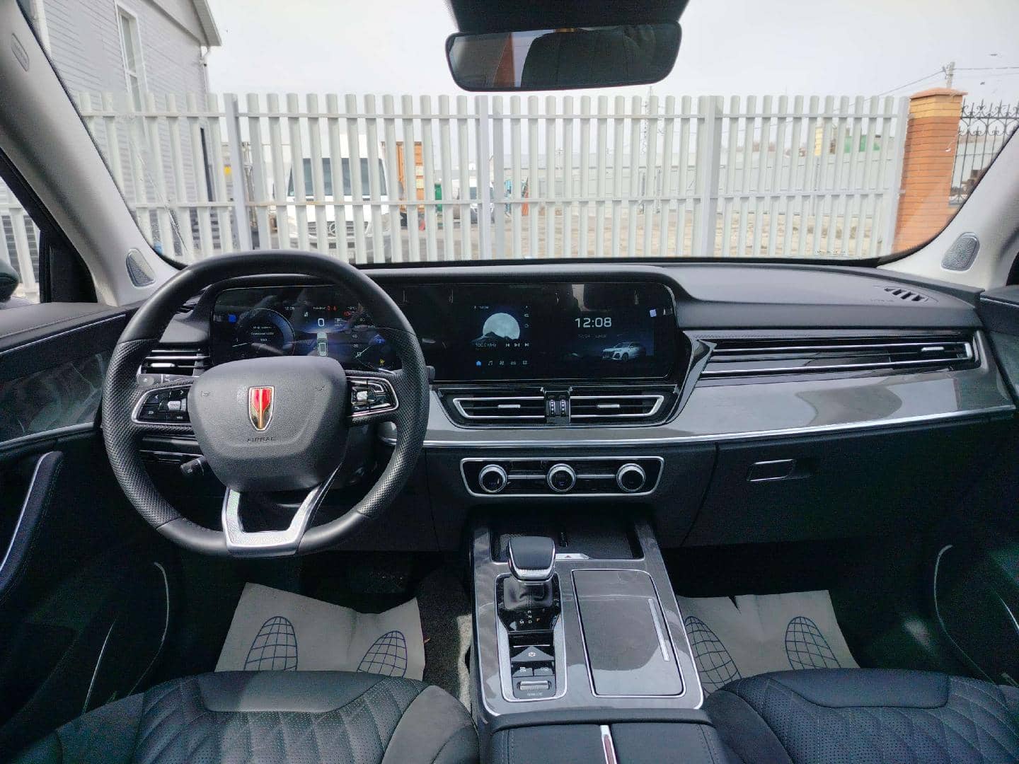 Hongqi HS5,  959 км, 2024 года в лизинг