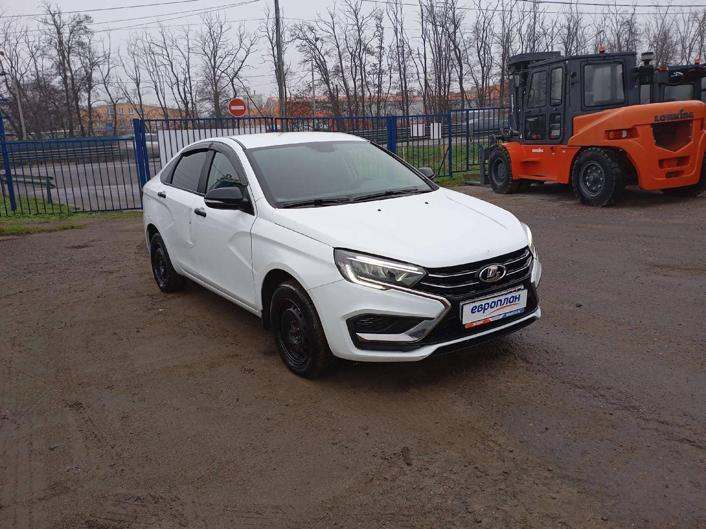 Lada Vesta седан,  69 042 км, 2023 года в лизинг
