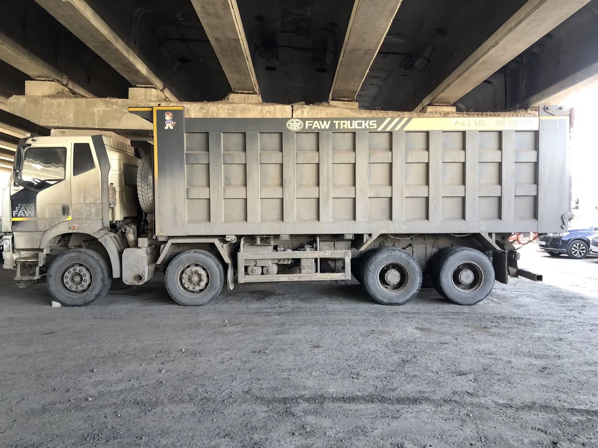 FAW CA3310P66K24T4E5 8х4,  326 792 км, 2021 года в лизинг