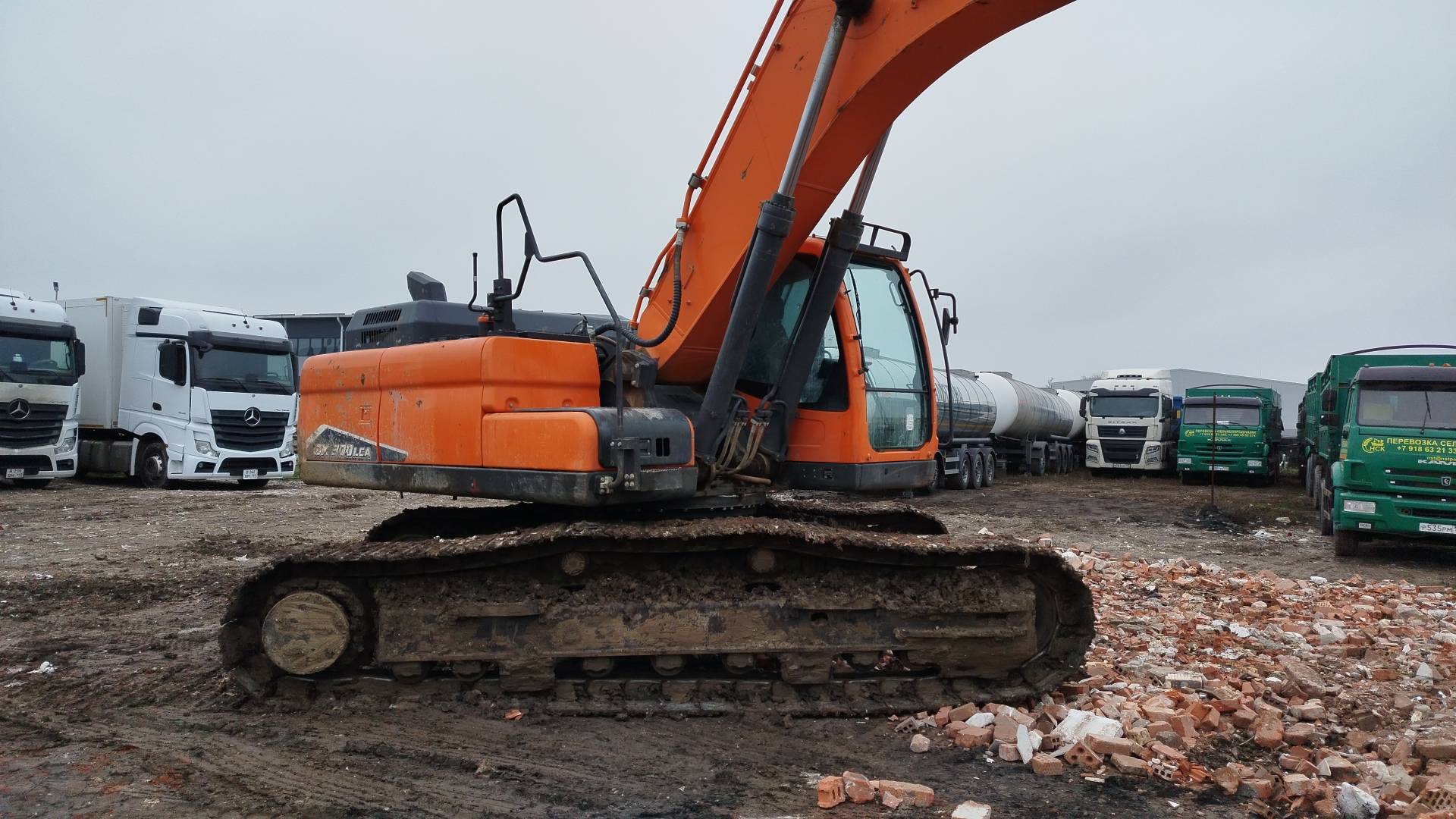 DOOSAN/DEVELON DX300LCA-7M,  2 423 км, 2023 года в лизинг