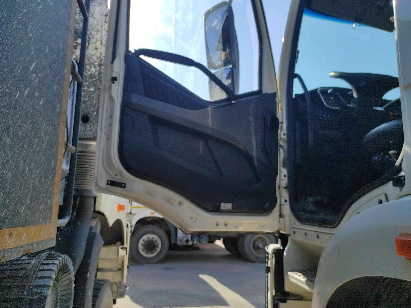 FAW CA3250P66K24L1TE5 6x6,  113 645 км, 2023 года в лизинг