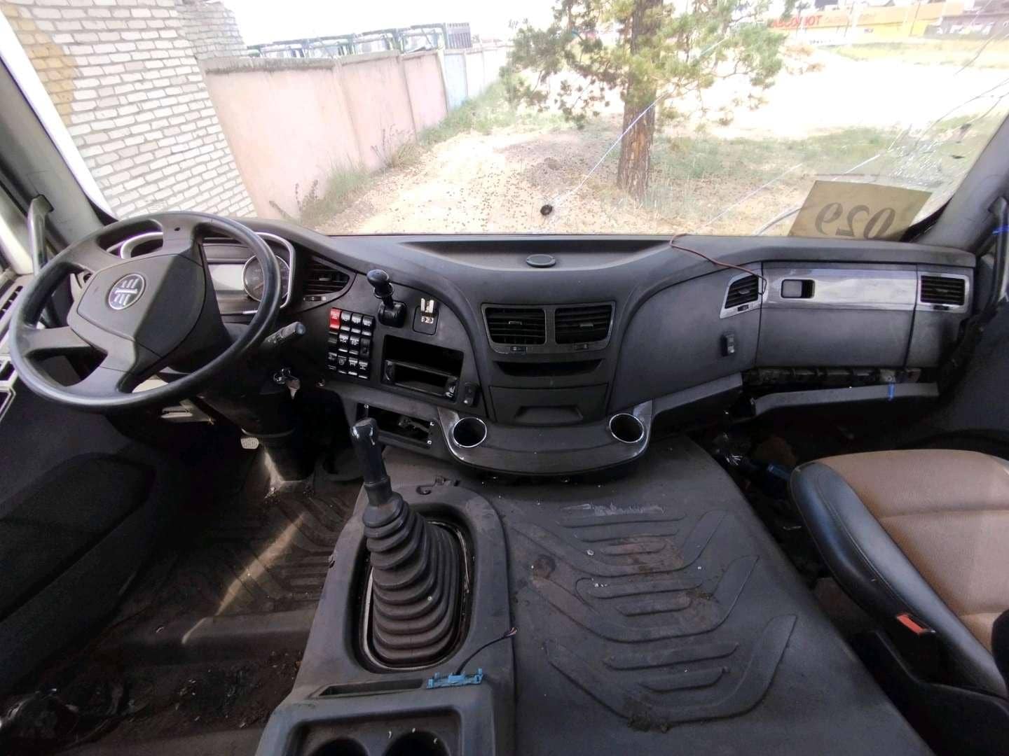 FAW CA3310P66K24T4E4 8x4 (E4),  100 000 км, 2023 года в лизинг