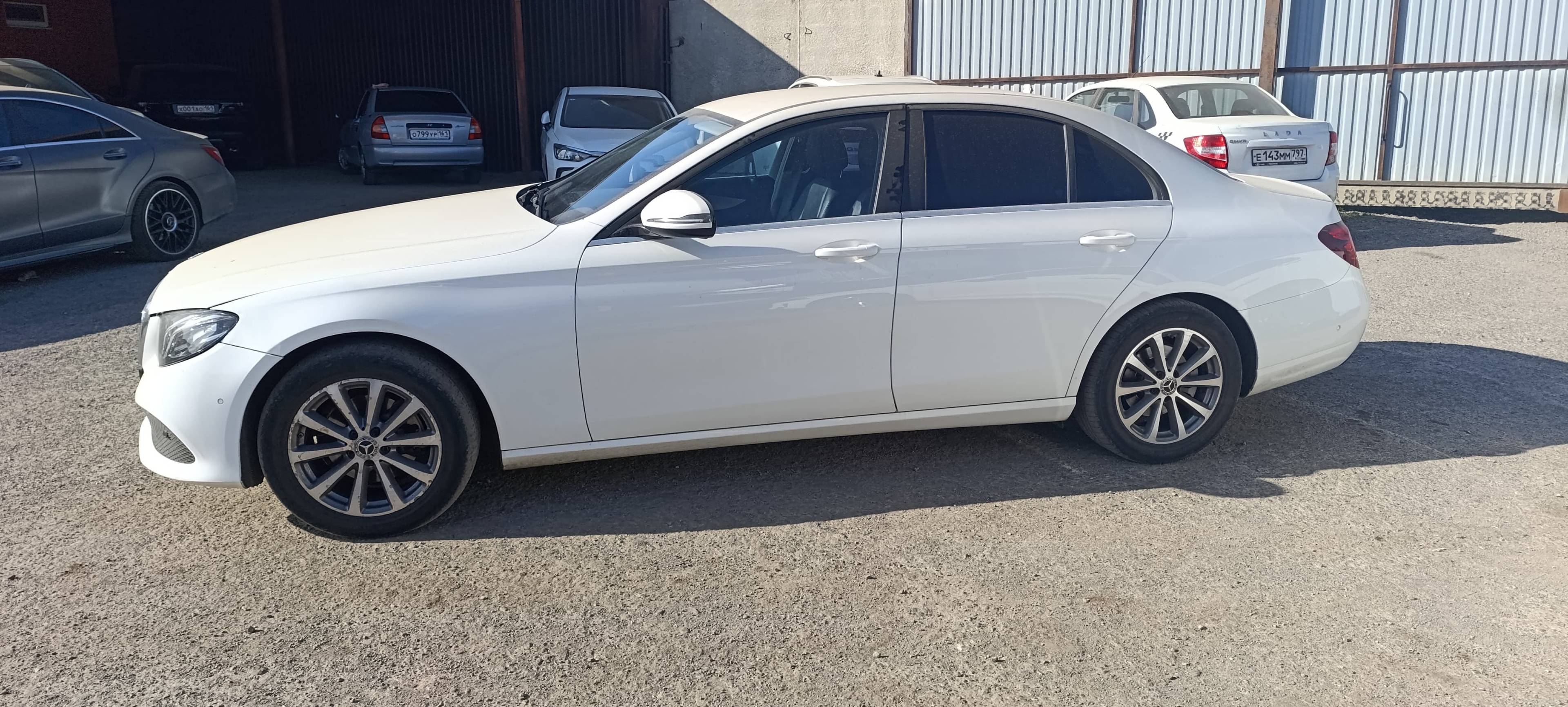 Mercedes-Benz E седан,  273 081 км, 2018 года в лизинг