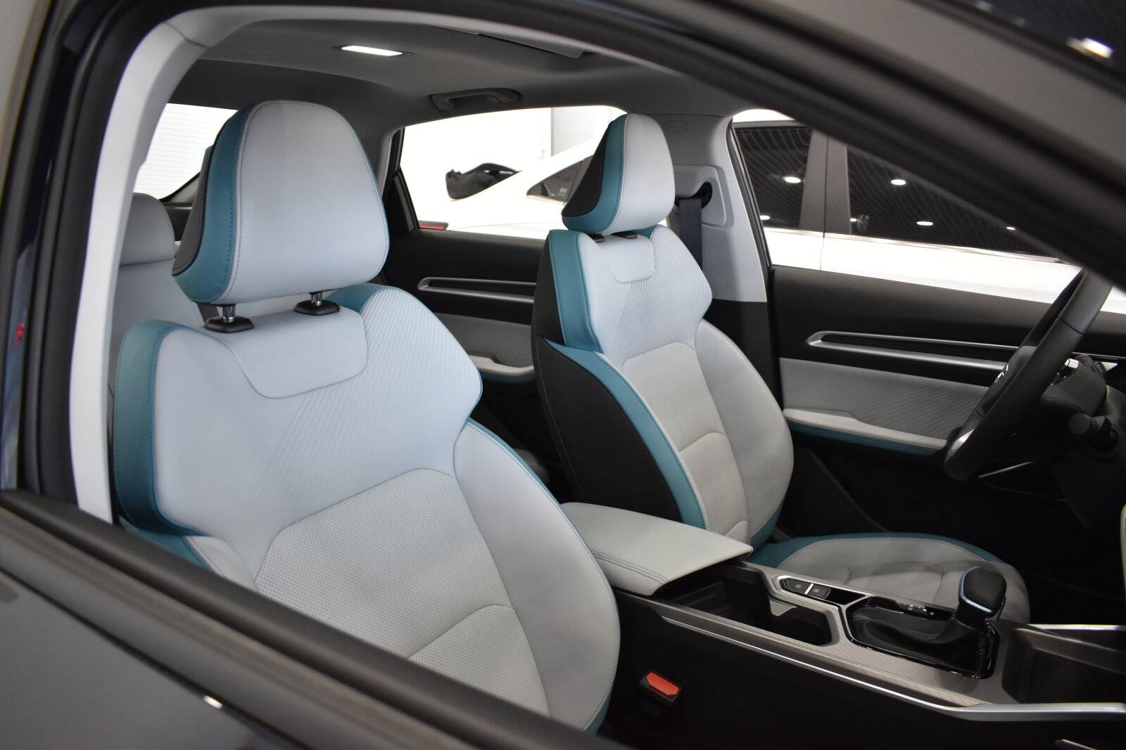 Geely Emgrand Luxury 1.5 AT