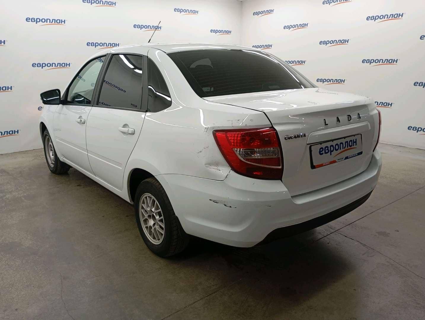Lada Granta седан,  102 918 км, 2023 года в лизинг