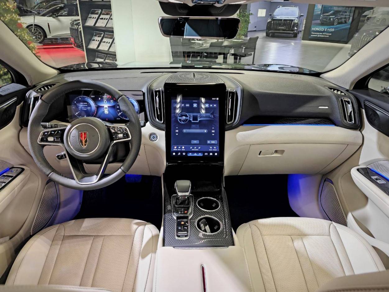 Hongqi HS3 Делюкс 2.0Т полный привод (Deluxe)