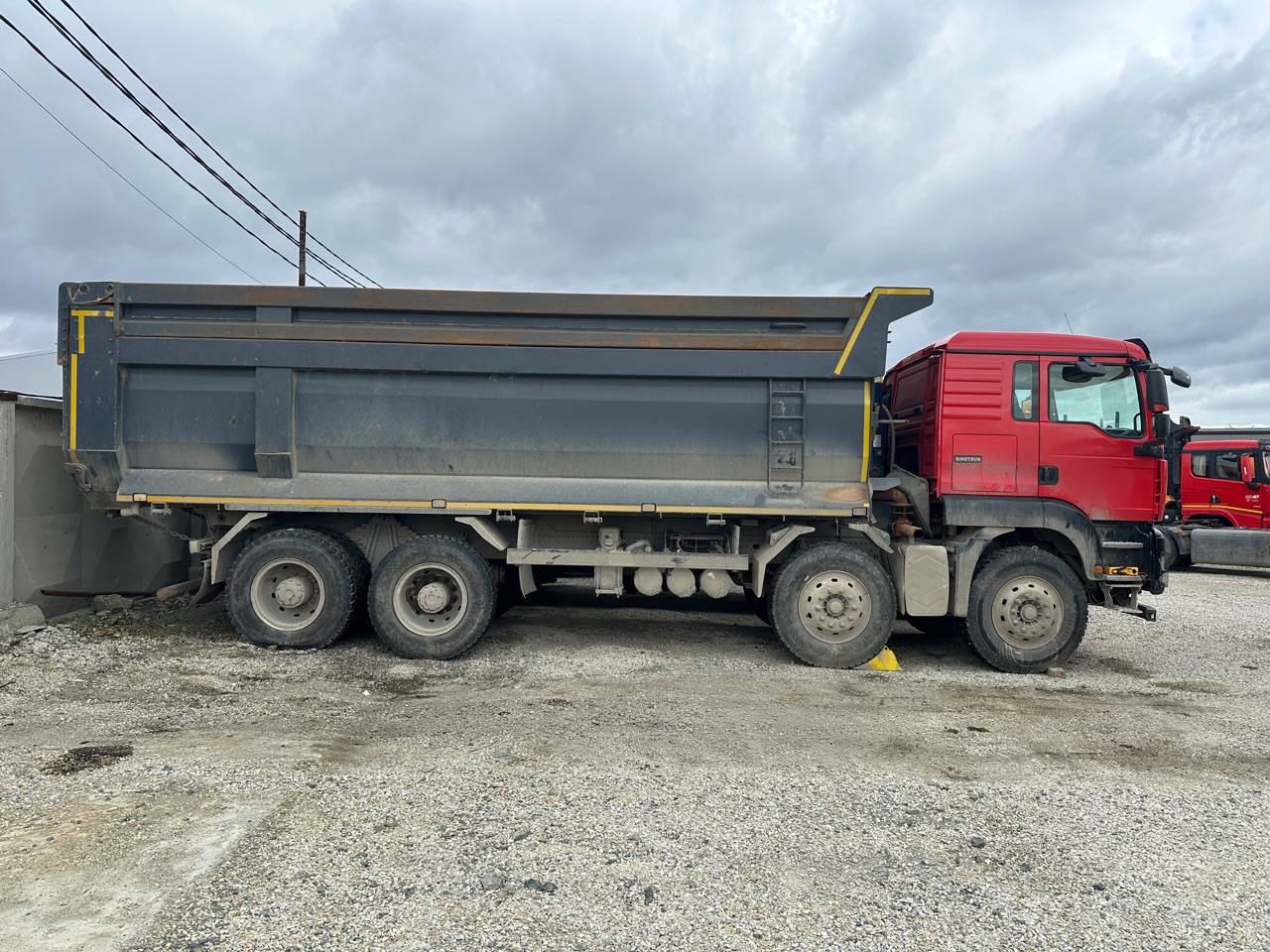 HOWO ZZ3317V386GE1 8х4,  115 000 км, 2023 года в лизинг