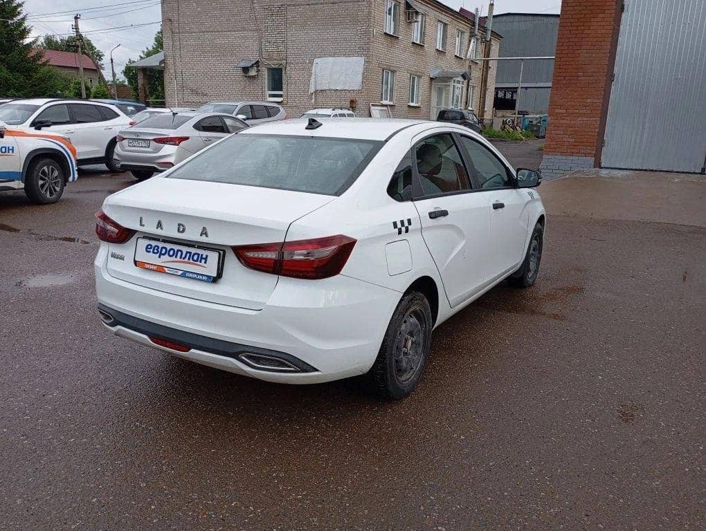 Lada Vesta седан,  107 442 км, 2024 года в лизинг