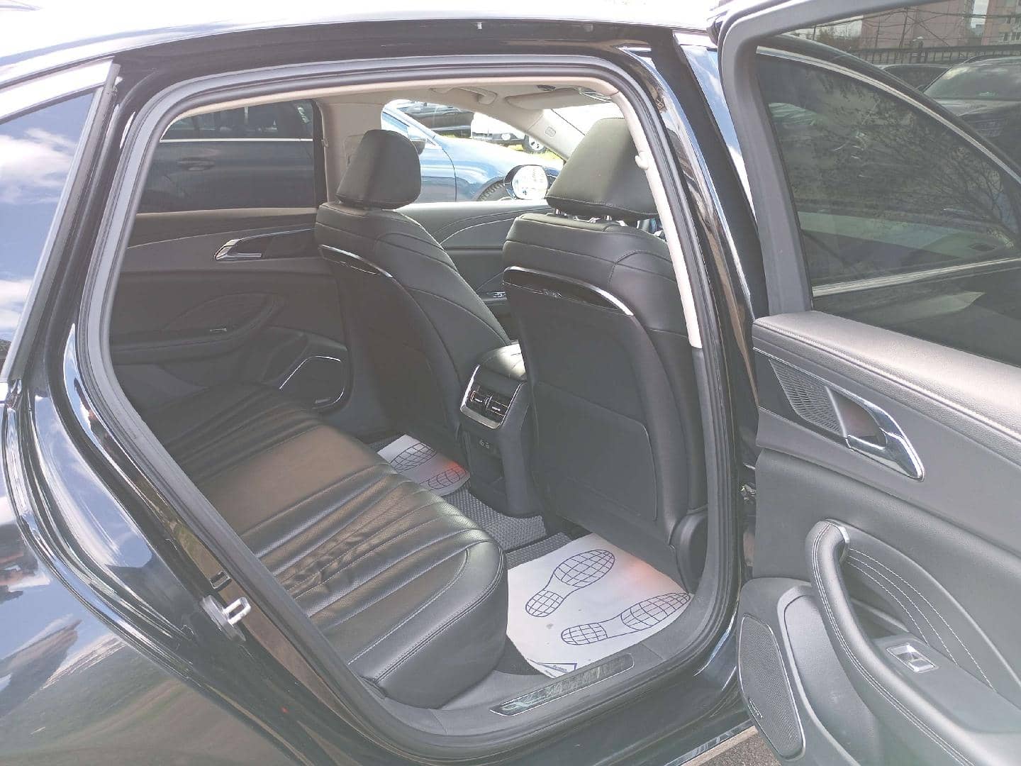 Hongqi H5,  145 054 км, 2024 года в лизинг