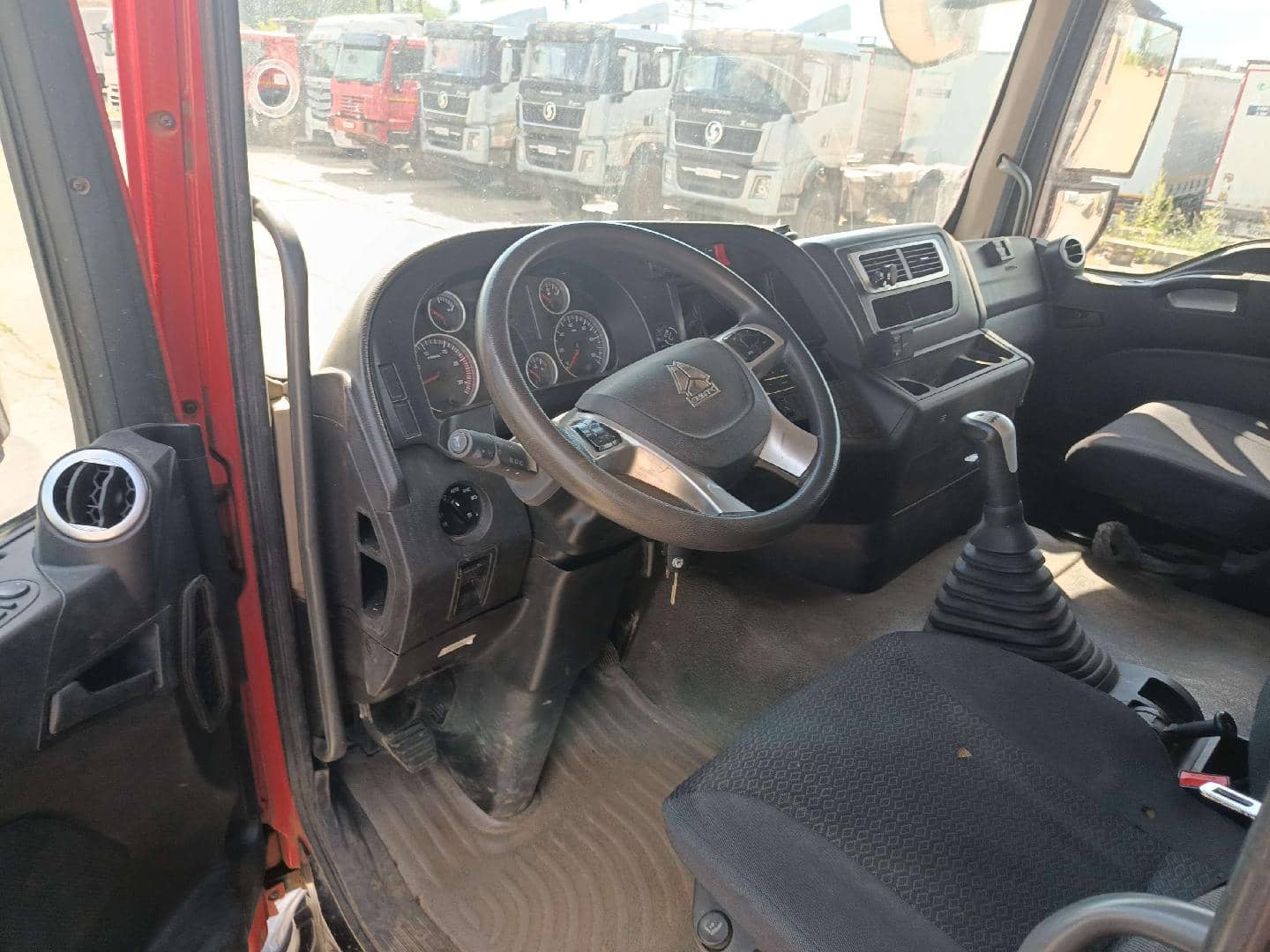 HOWO ZZ3317V386GE1 8х4,  184 833 км, 2021 года в лизинг