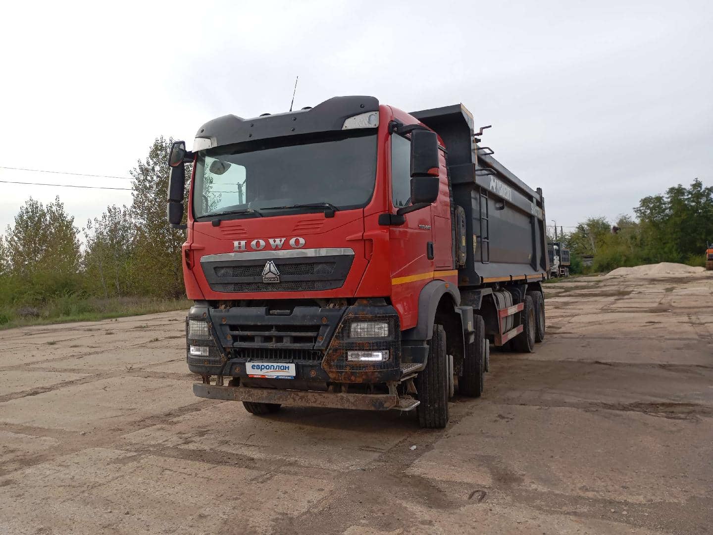 HOWO ZZ3317V386GE1 8х4,  317 914 км, 2023 года в лизинг