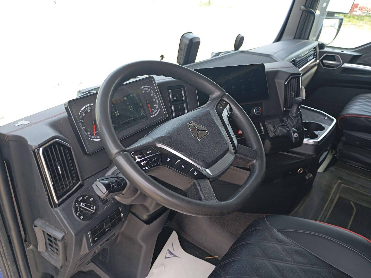 Sitrak C7H MAX ZZ4186V391HE,  883 618 км, 2023 года в лизинг