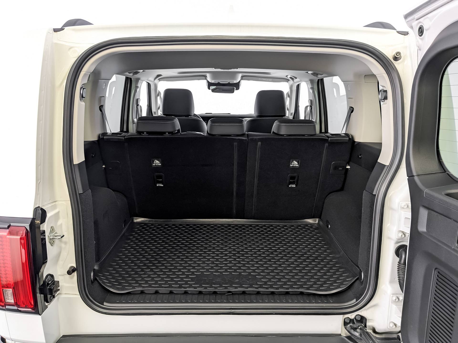 Tank 300 City Premium 2.0 8AT 4WD