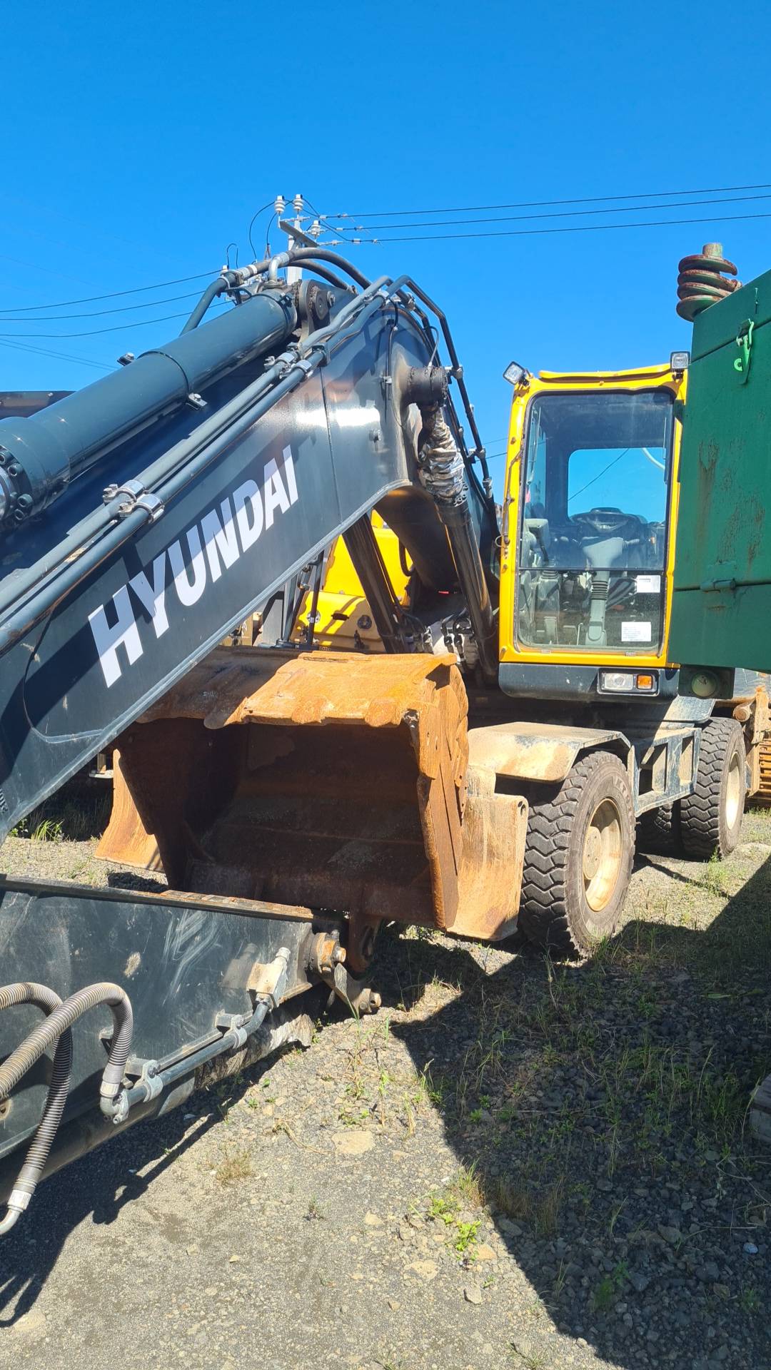 Hyundai R210W-9S