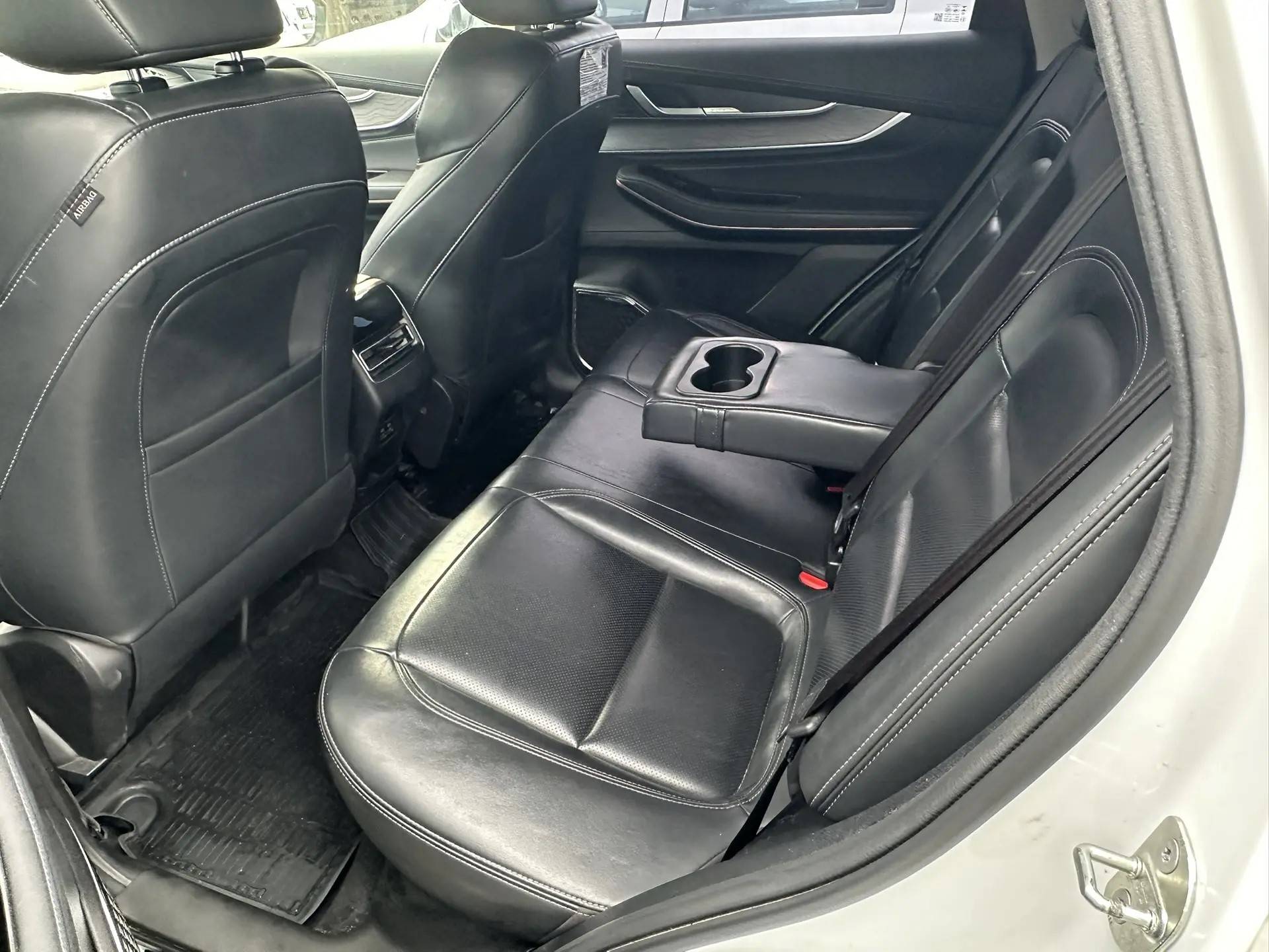 EXEED LX,  169 759 км, 2023 года в лизинг