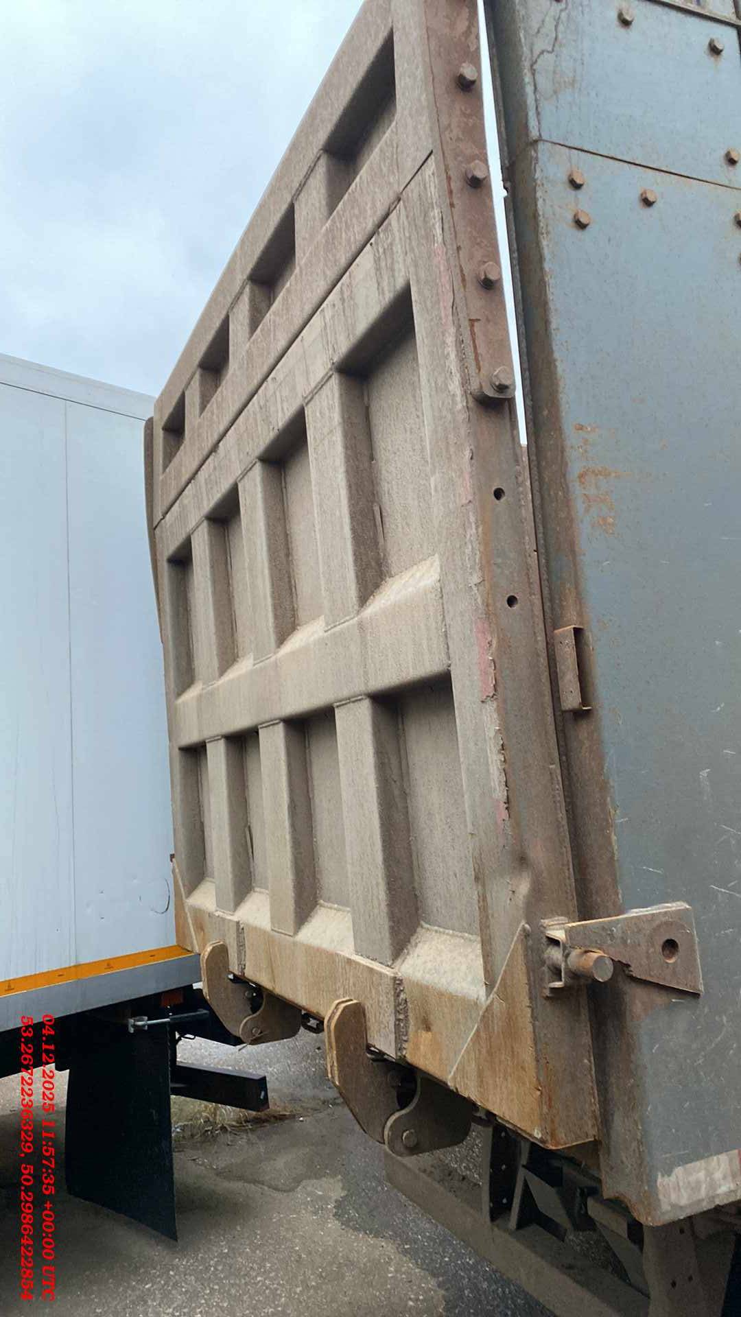 HOWO ZZ3317V386GE1 8х4,  249 382 км, 2021 года