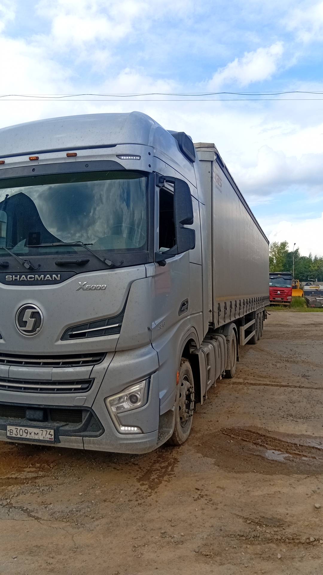 Shacman SX4188YY381,  313 626 км, 2023 года в лизинг