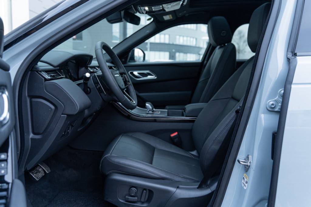 Land Rover Velar 2.0 250 Дайнэмик СЕ (Dynamic SE)