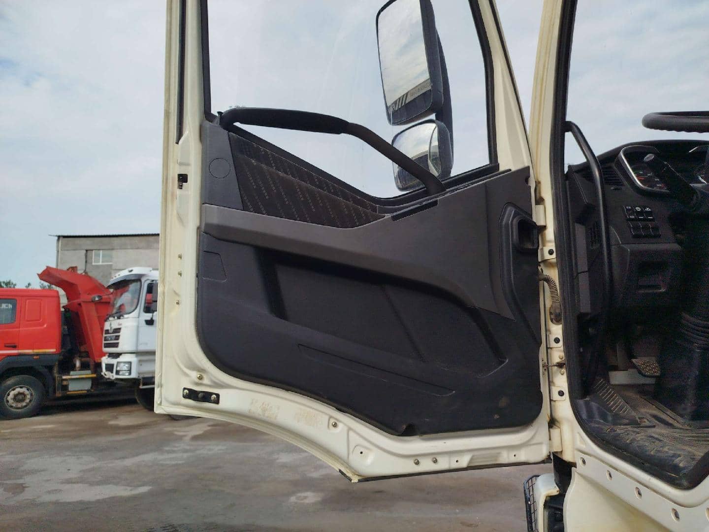 FAW CA3250P66K24L1TE5 6x6,  124 404 км, 2023 года в лизинг
