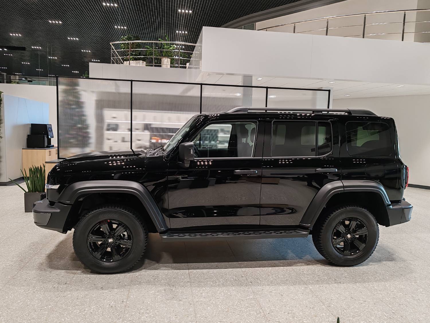 Tank 300 City Adventure 2.0 8AT 4WD