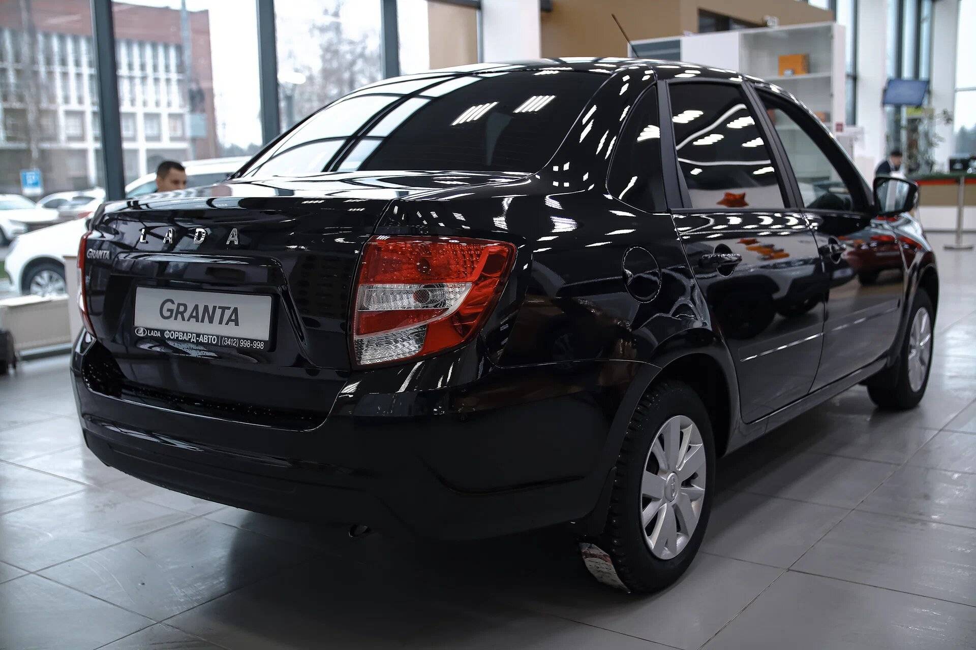 Lada Granta седан Комфорт 1.6 90 л.с. МТ (Comfort)