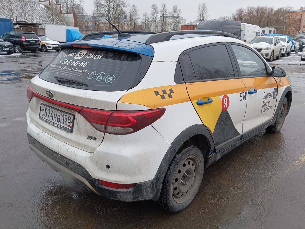 KIA Rio X-Line,  246 185 км, 2019 года в лизинг