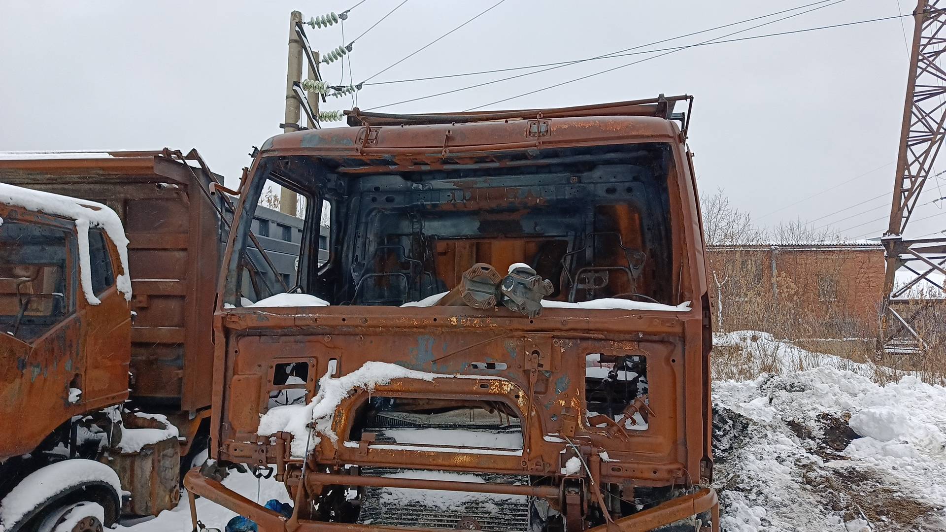 FAW CA3310P66K24T4E5 8х4,  195 000 км, 2022 года