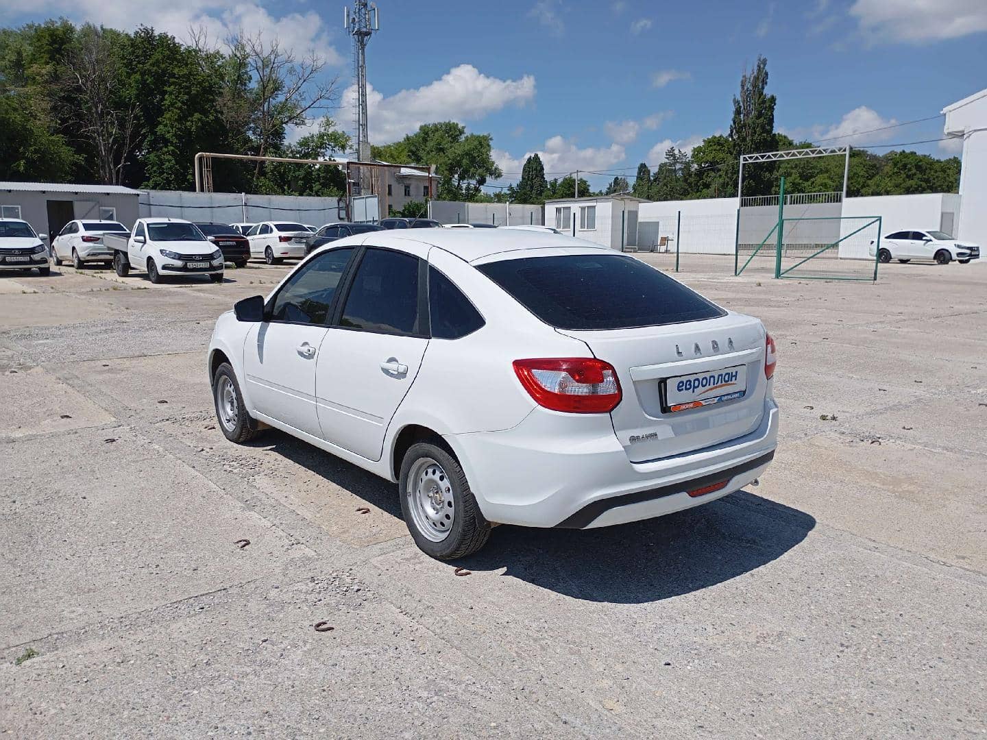 Lada Granta лифтбек,  41 569 км, 2024 года в лизинг