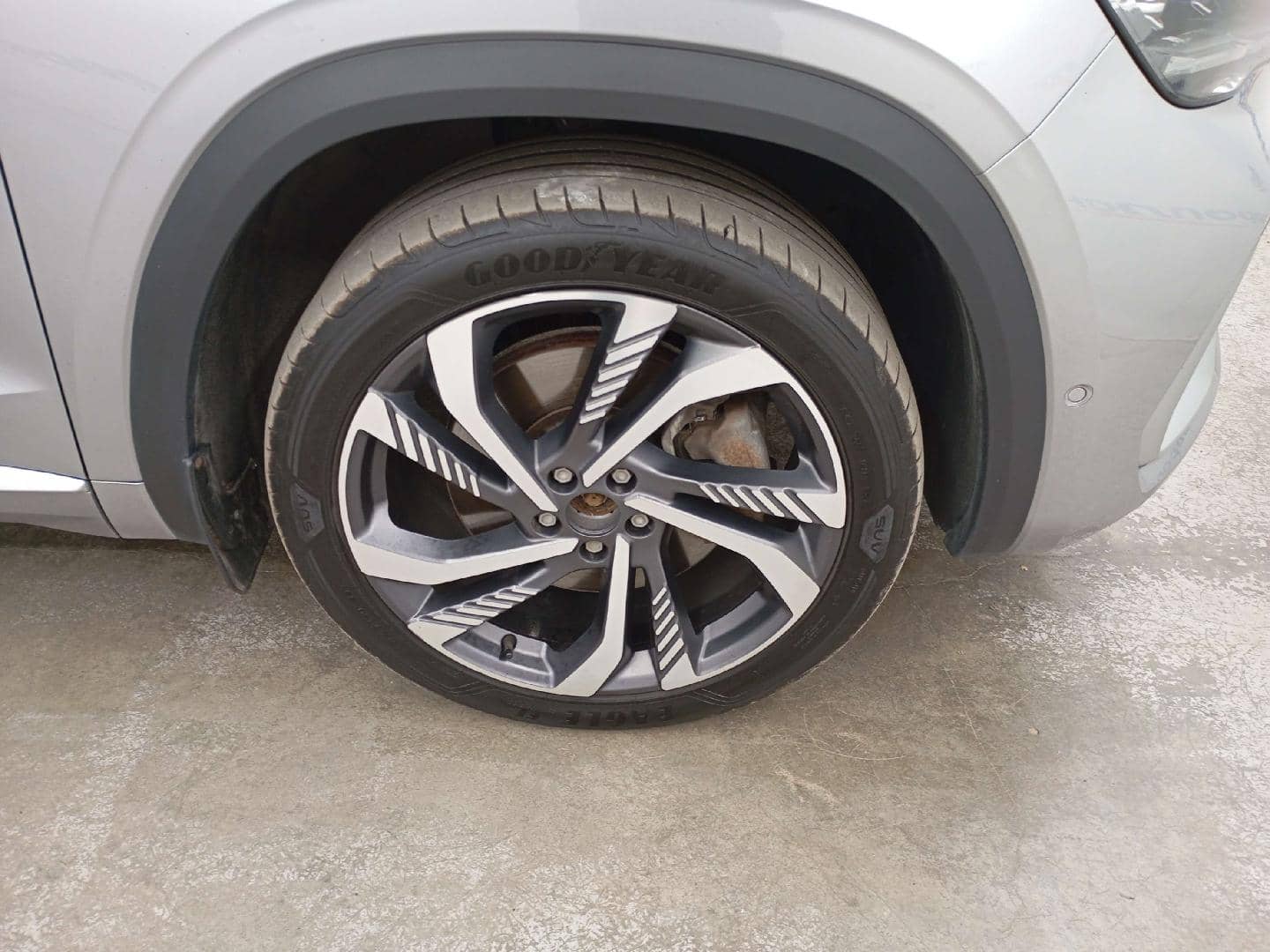 Geely Monjaro,  113 988 км, 2023 года в лизинг