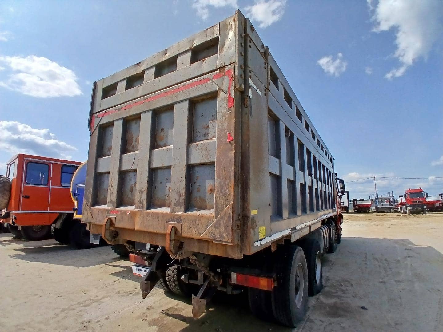 Shacman SX33186T366,  124 455 км, 2021 года в лизинг