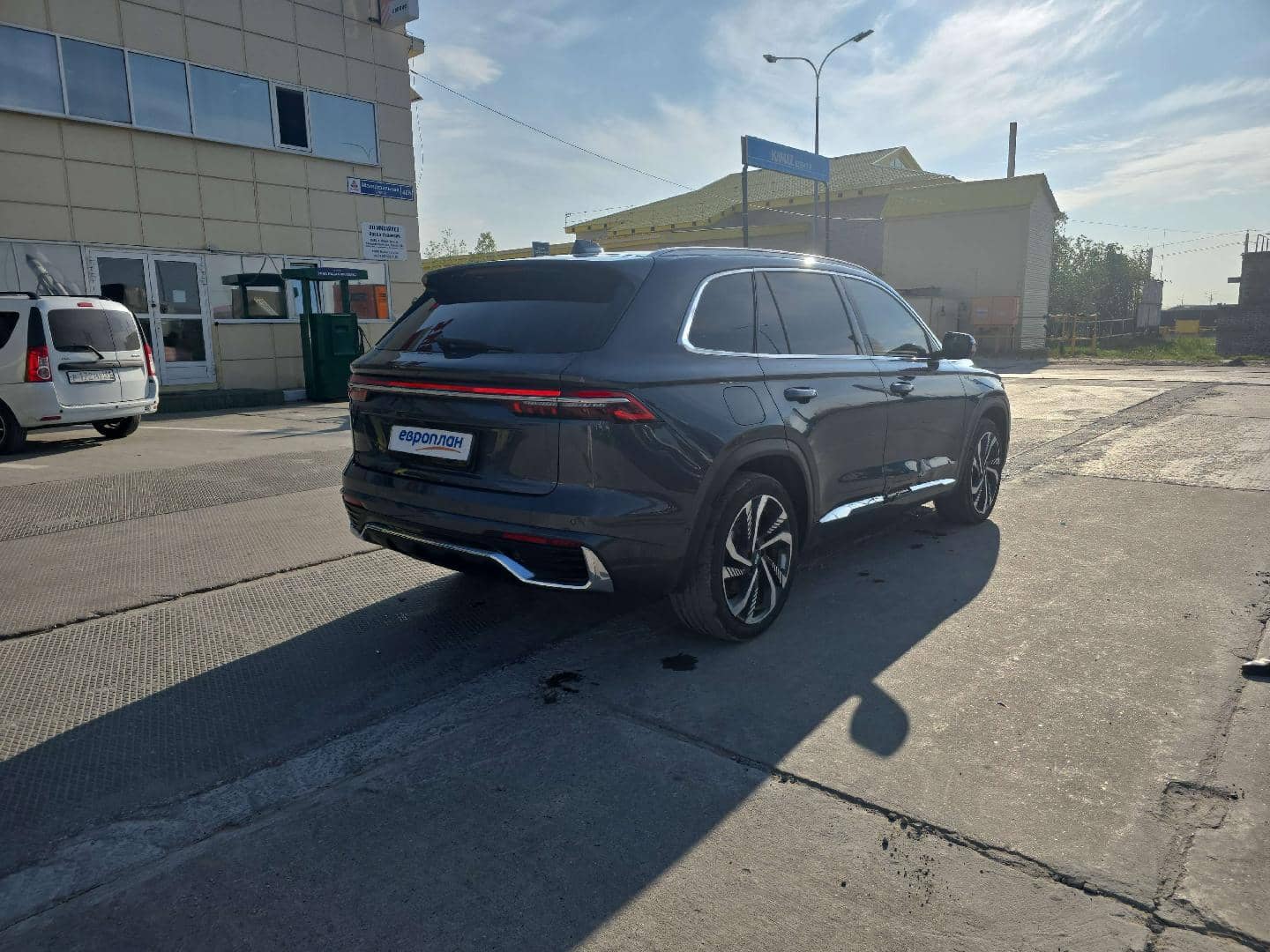 Geely Monjaro,  65 835 км, 2023 года в лизинг