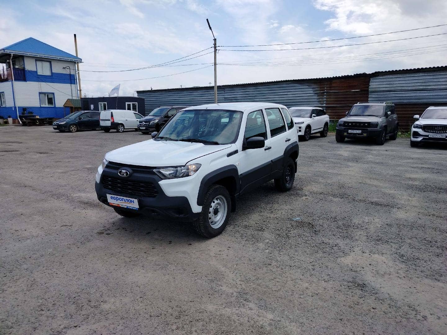 Lada Niva Travel