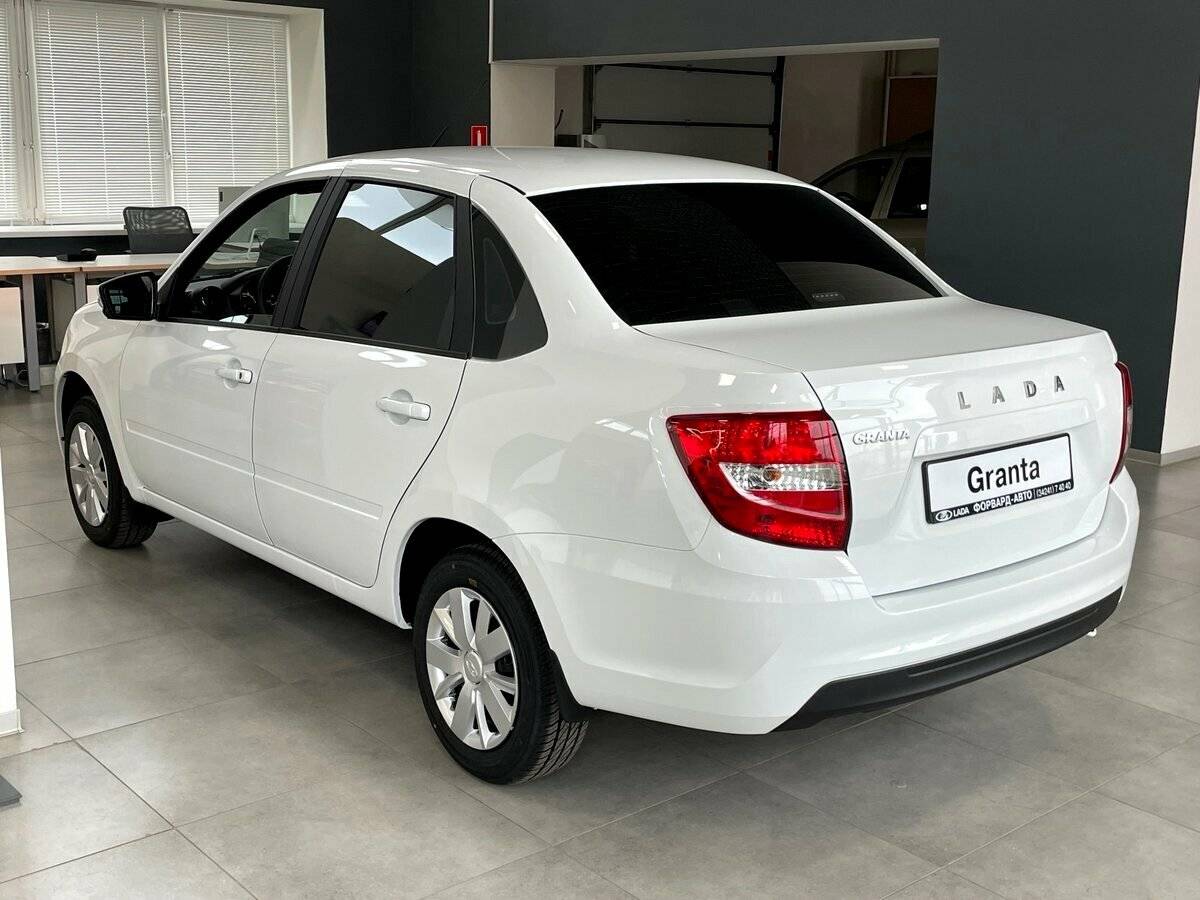 Lada Granta седан Classic 24 Кондиционер 1.6 90hp 5MT