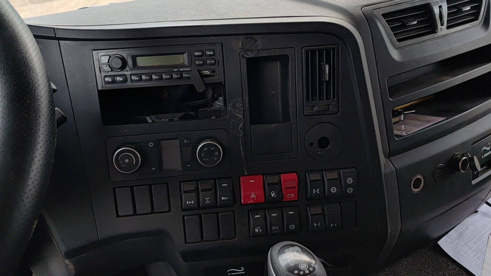 Shacman SX42586V385,  212 895 км, 2022 года в лизинг