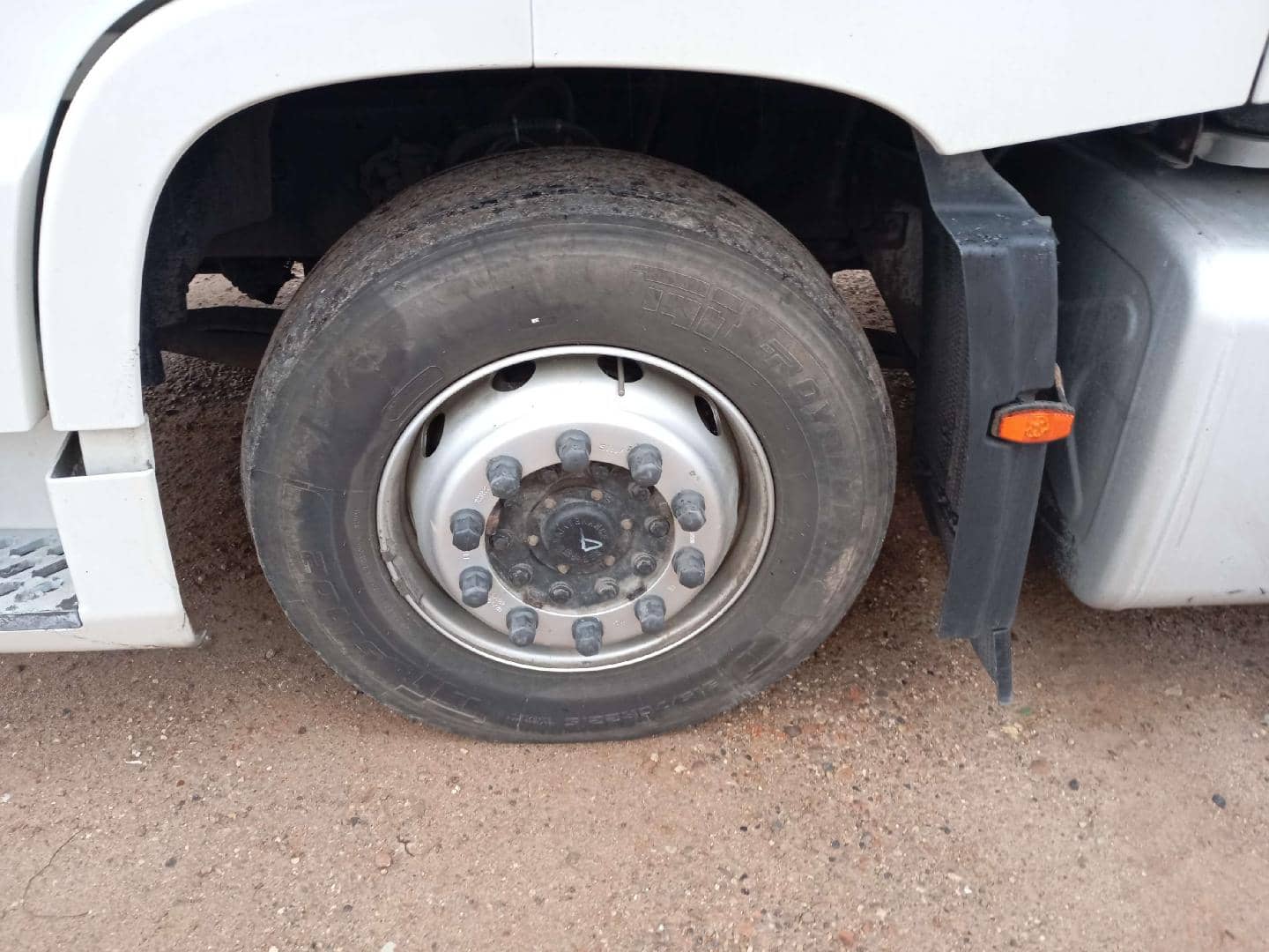 DongFeng GX DFH4180 4x2,  851 365 км, 2023 года в лизинг