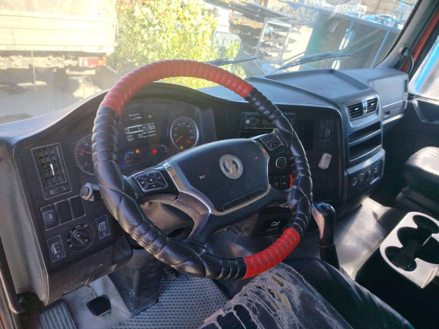 Shacman SX4189XD1Q1,  190 436 км, 2021 года в лизинг