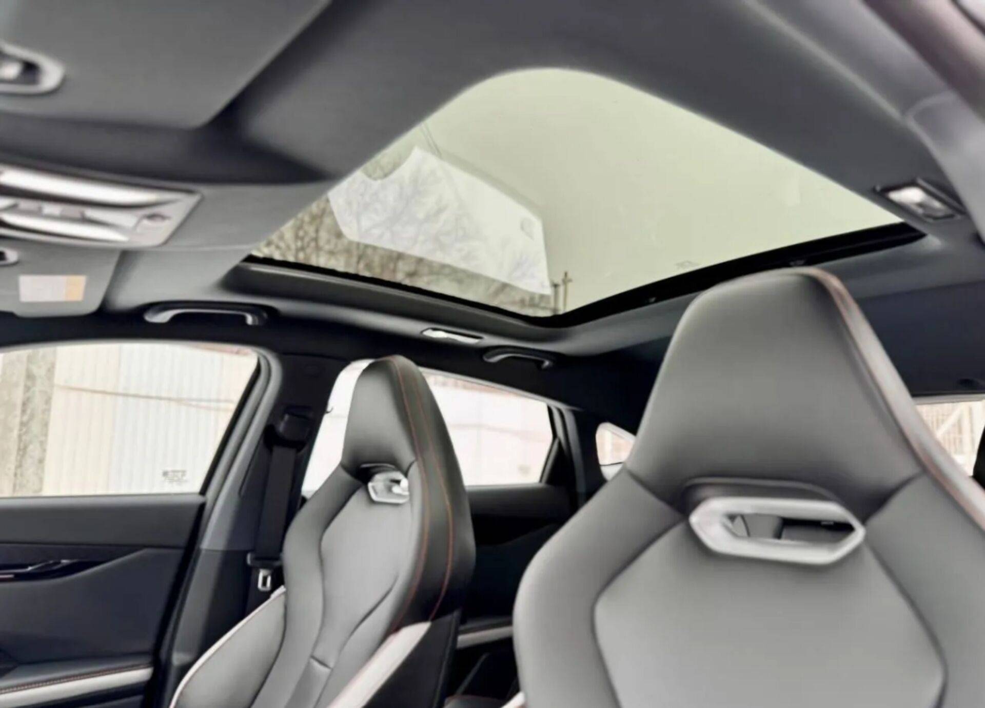 Changan Uni-V LX 1.5T 7DCT