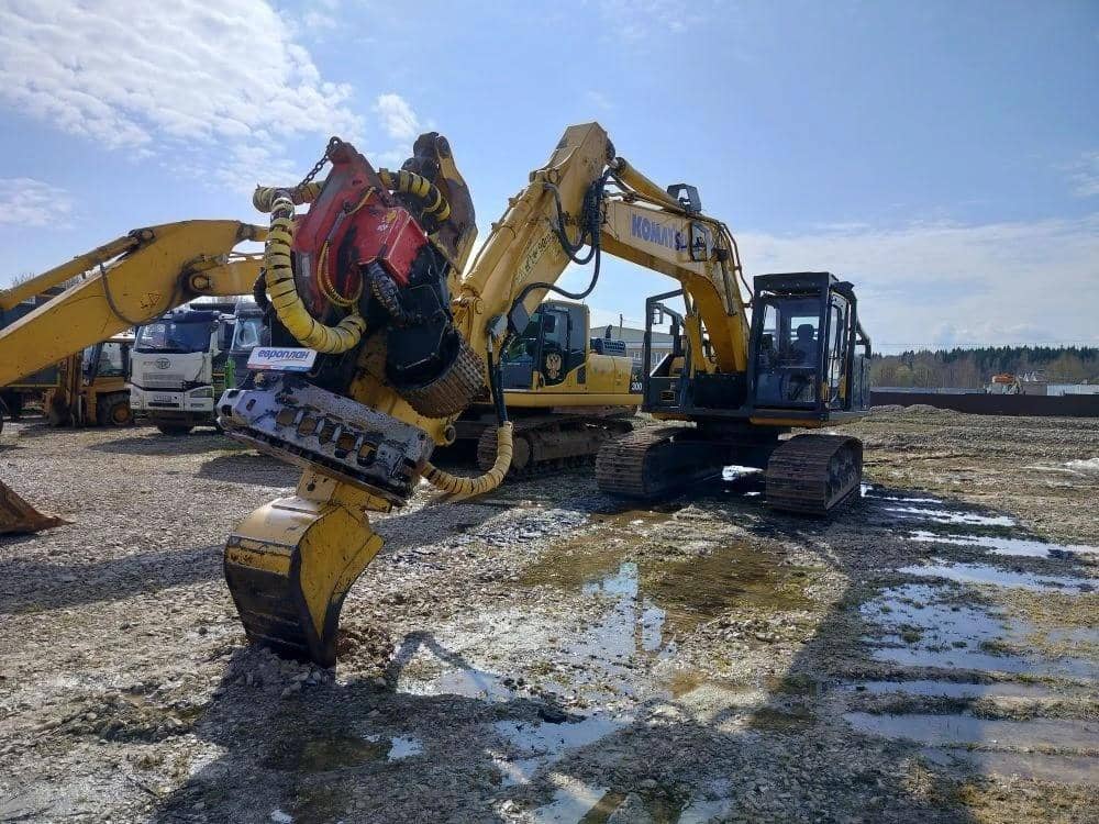 KOMATSU PC210LC-10M0 с харвестрной головкой Komatsu C144